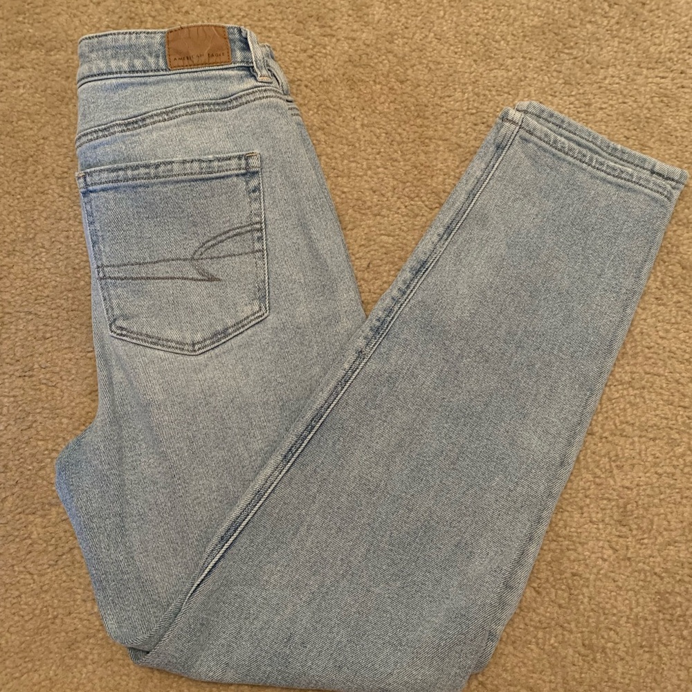 NWOT AMERICAN EAGLE JEANS